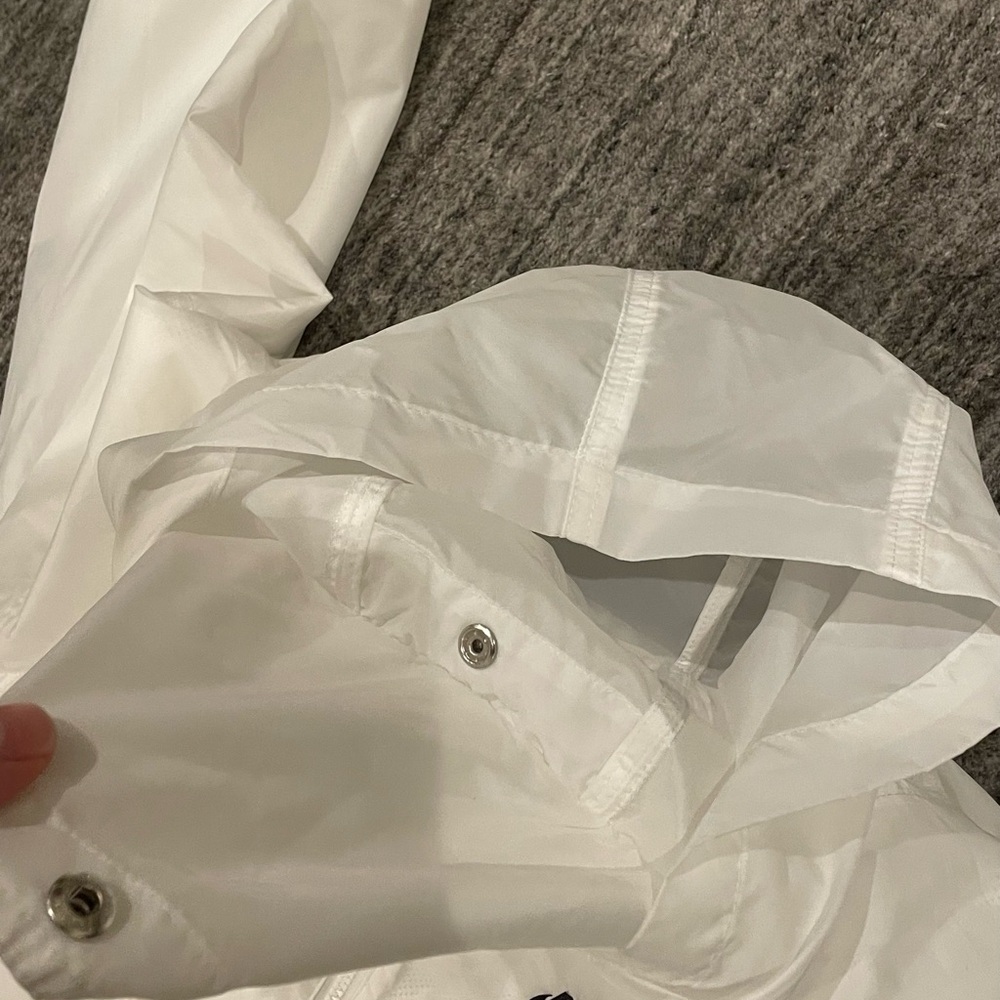 NIKE WHITE WINDRUNNER/JACKET
SIZE MEDIUM - image 5